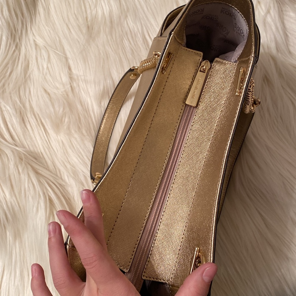 NWT Gold Metallic Michael Kors Tote - Picture 8 of 10